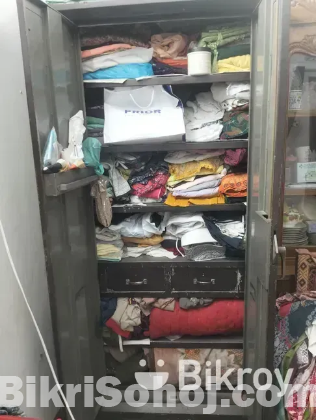 স্টিলের আলমারি